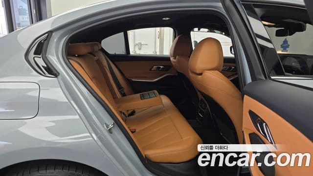 BMW 3 Series 2023 — ფოტო 12/20