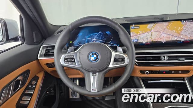 BMW 3 Series 2023 — ფოტო 13/20