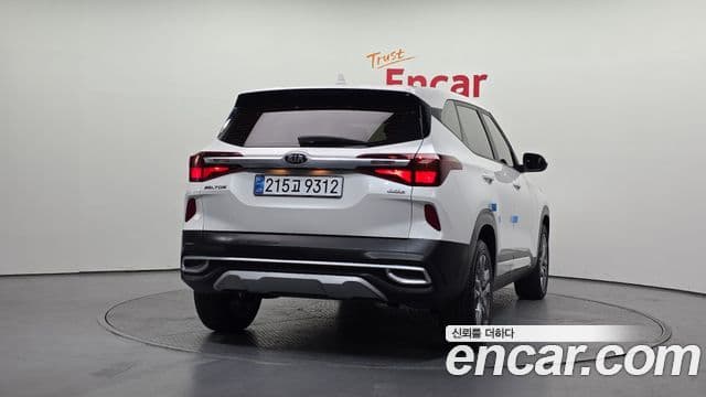 Kia Seltos 2021 — ფოტო 4/20