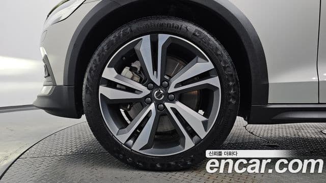 Volvo V60 Cross Country 2020 — ფოტო 5/20