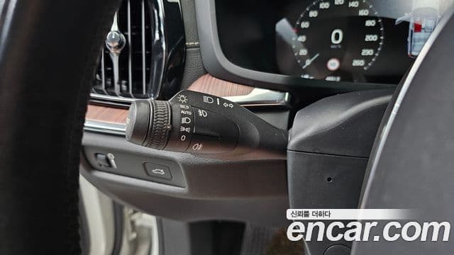 Volvo V60 Cross Country 2020 — ფოტო 16/20