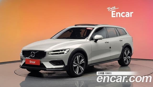 Volvo V60 Cross Country 2020 — ფოტო 1/20