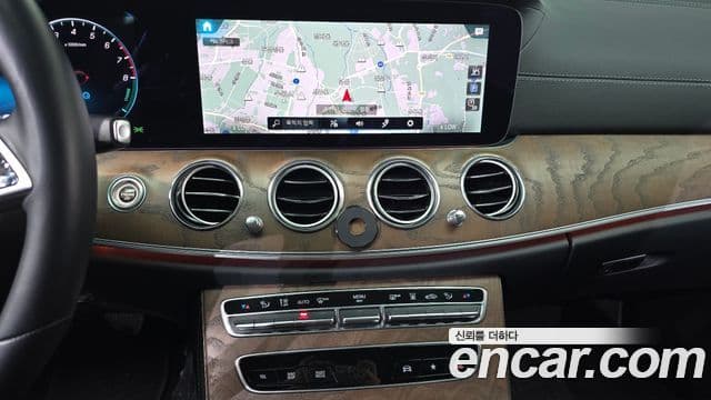 Mercedes-Benz E-Class 2021 — Фото 12/20