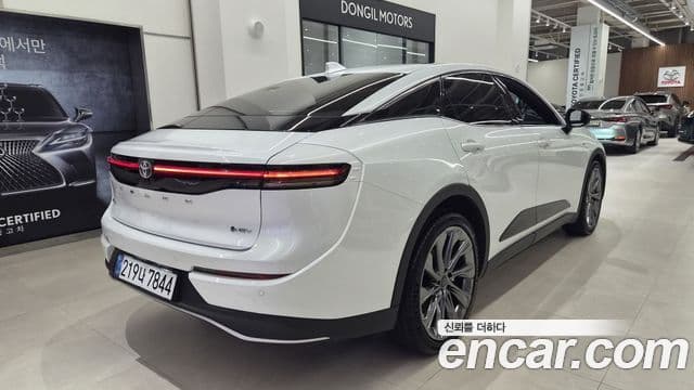 Toyota Crown Crossover 2025 — Şəkil 1/19