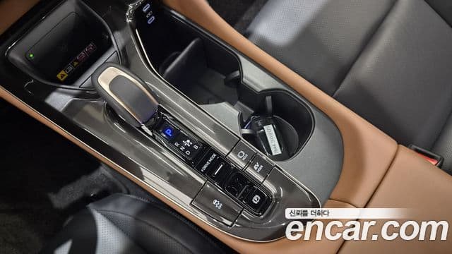 Toyota Crown Crossover 2025 — Şəkil 8/19