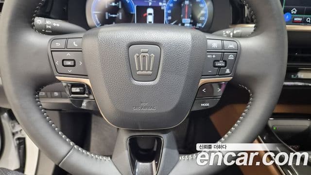 Toyota Crown Crossover 2025 — Şəkil 11/19