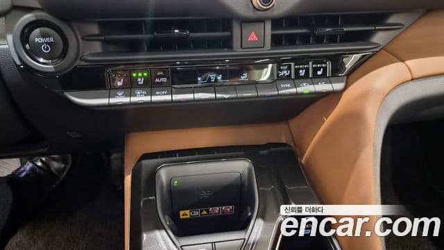 Toyota Crown Crossover 2025 — Şəkil 12/19