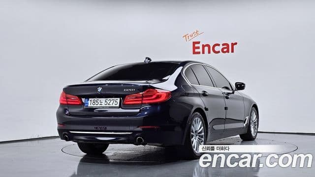 BMW 5 Series 2020 — ფოტო 2/20