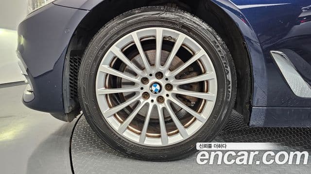 BMW 5 Series 2020 — ფოტო 5/20