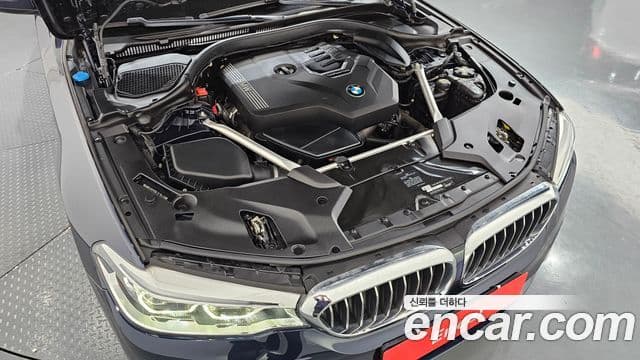 BMW 5 Series 2020 — ფოტო 6/20