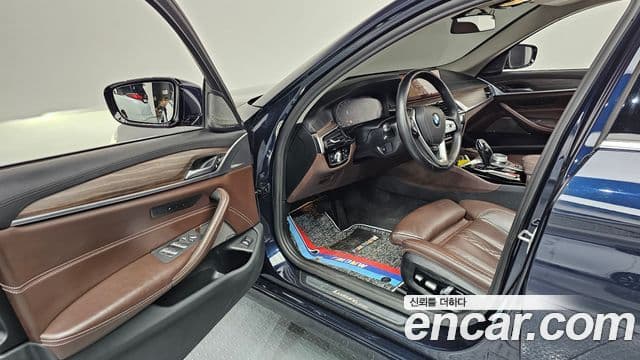 BMW 5 Series 2020 — ფოტო 10/20