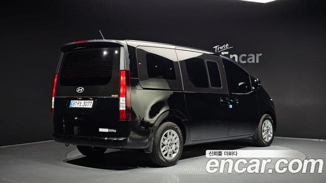 Hyundai Staria 2025 — ფოტო 2/20