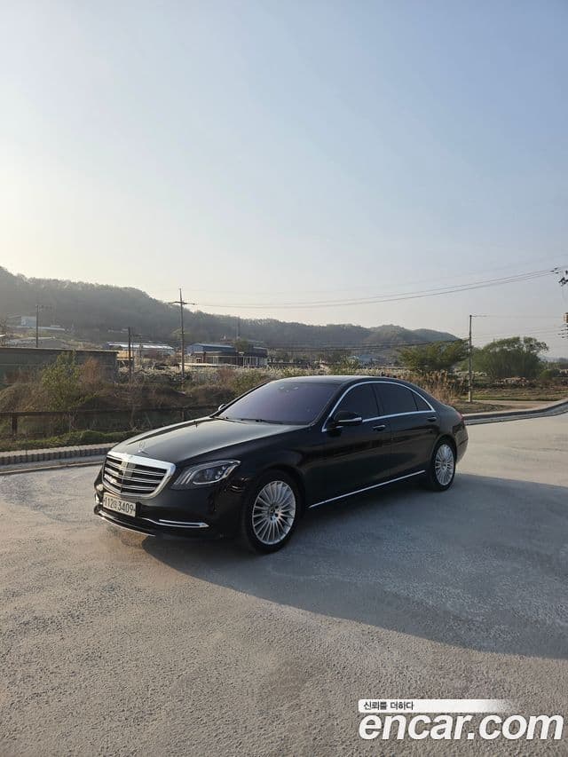 Mercedes-Benz S-Class 2020 — Photo 18/20