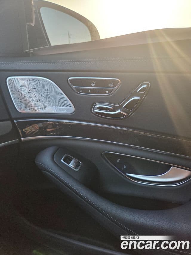 Mercedes-Benz S-Class 2020 — Photo 14/20