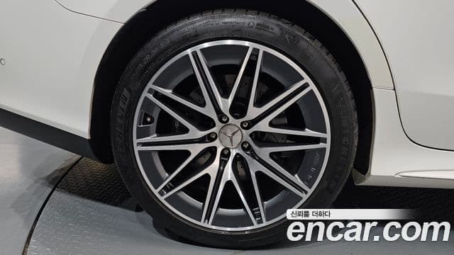 Mercedes-Benz AMG GT 2022 — Şəkil 27/35