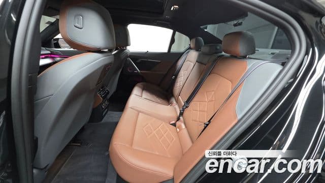BMW 5 Series 2025 — ფოტო 12/20