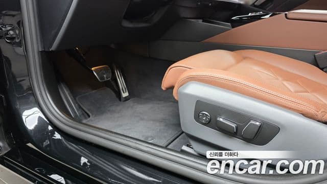 BMW 5 Series 2025 — Photo 25/30