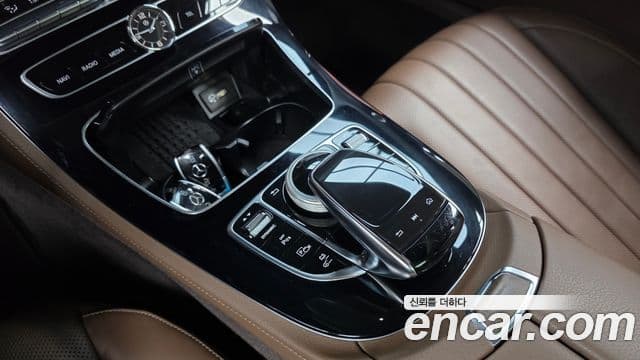 Mercedes-Benz E-Class 2019 — Şəkil 9/20