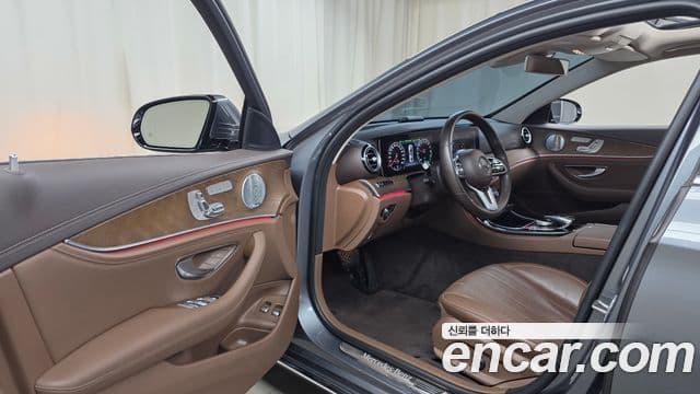 Mercedes-Benz E-Class 2019 — Şəkil 10/20