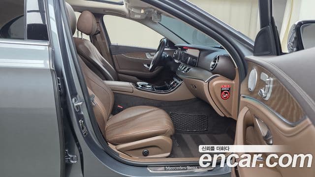 Mercedes-Benz E-Class 2019 — Şəkil 16/31