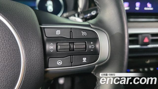 Kia K5 2023 — Şəkil 16/20