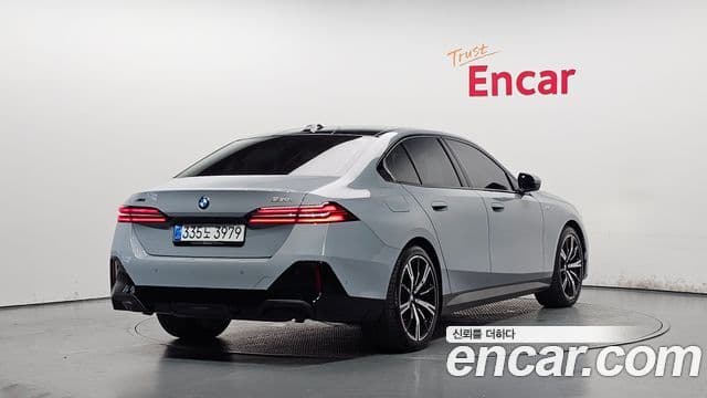 BMW 5 Series 2025 — Şəkil 2/20