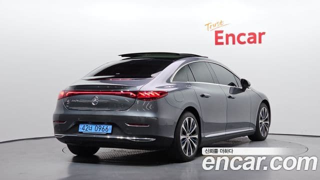 Mercedes-Benz EQE 2022 — Şəkil 24/32