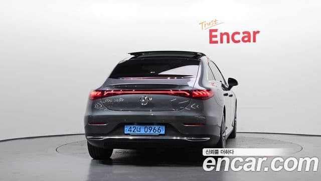 Mercedes-Benz EQE 2022 — Şəkil 14/32