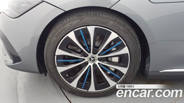 Mercedes-Benz EQE 2022 — Şəkil 32/32