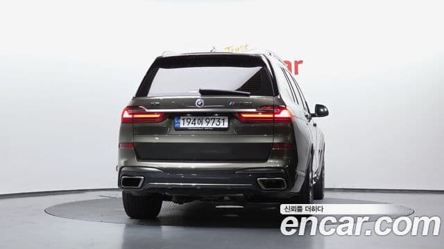 BMW X7 2022 — ფოტო 4/20