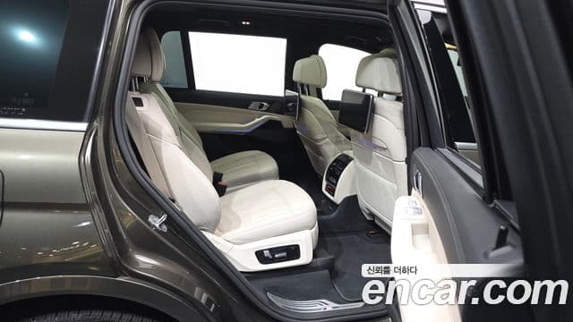 BMW X7 2022 — ფოტო 12/20