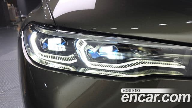 BMW X7 2022 — Photo 10/33