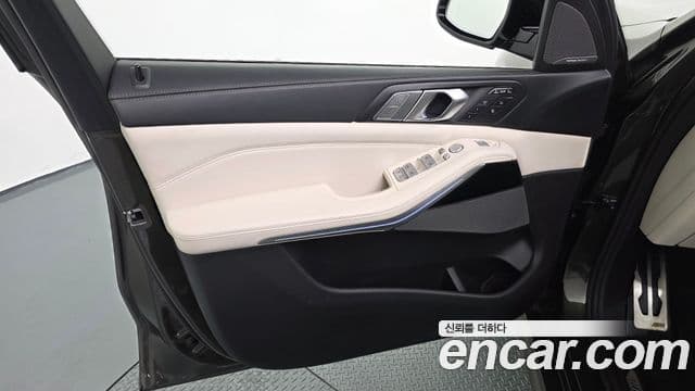 BMW X7 2022 — Photo 31/33