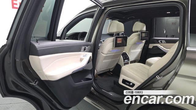 BMW X7 2022 — Photo 12/33