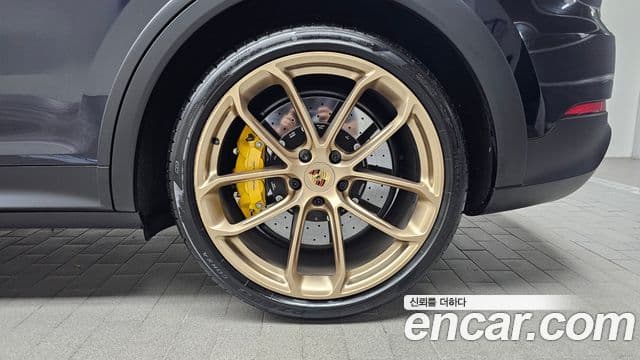 Porsche Cayenne 2022 — Photo 8/30