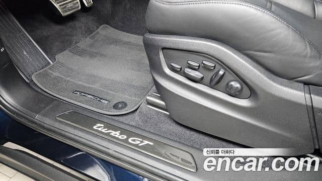 Porsche Cayenne 2022 — Photo 15/30