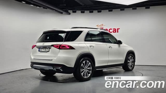 Mercedes-Benz GLE-Class 2023 — ფოტო 2/20