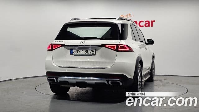 Mercedes-Benz GLE-Class 2023 — ფოტო 4/20