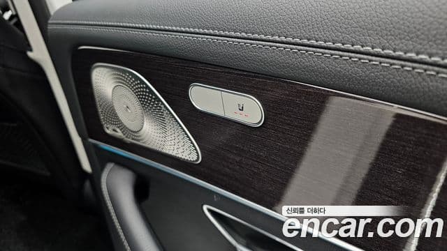 Mercedes-Benz GLE-Class 2023 — ფოტო 19/20
