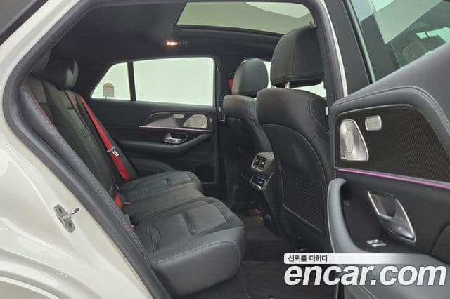 Mercedes-Benz GLE-Class 2025 — Photo 4/20