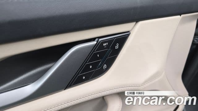 Porsche Taycan 2024 — Photo 27/36