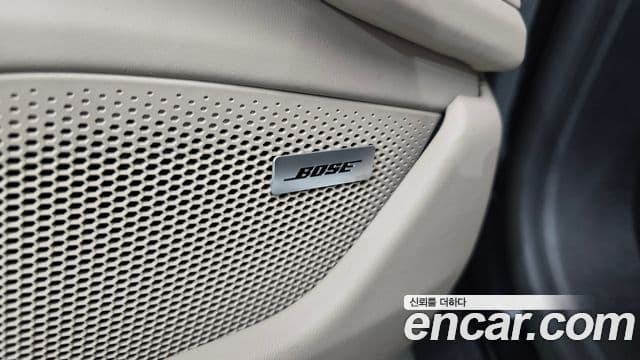 Porsche Taycan 2024 — Photo 25/36