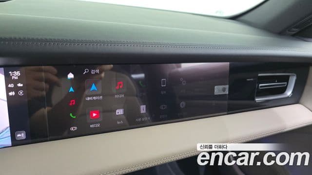 Porsche Taycan 2024 — Photo 12/36