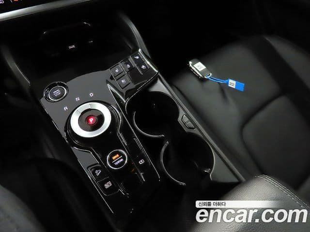 Kia Sportage 2023 — ფოტო 8/20