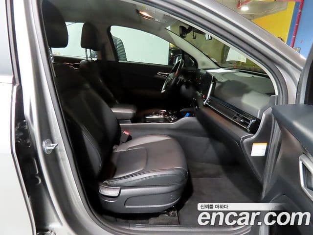 Kia Sportage 2023 — ფოტო 13/20
