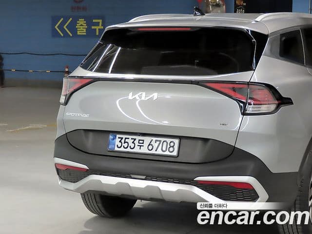 Kia Sportage 2023 — ფოტო 17/20