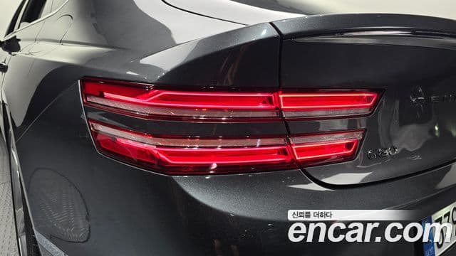 Genesis G80 2021 — Photo 23/32