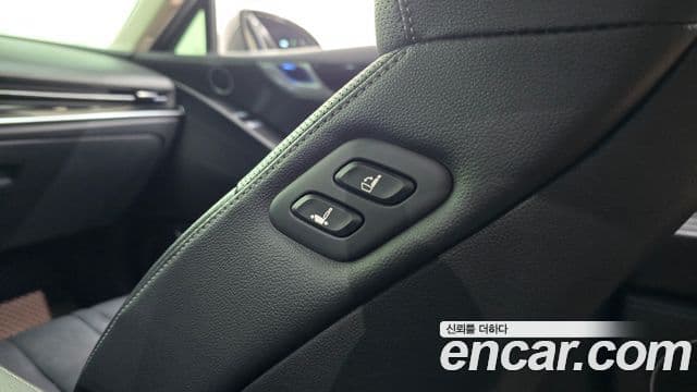 Genesis G80 2021 — Photo 28/32