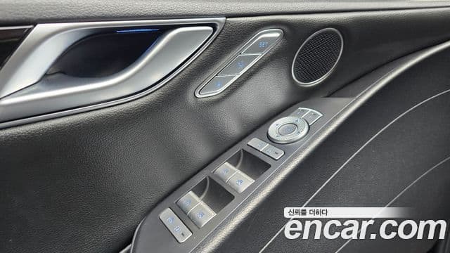 Genesis G80 2021 — Photo 18/32