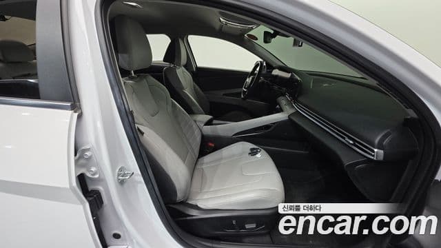 Hyundai The New Avante Hybrid 2023 — Photo 22/32